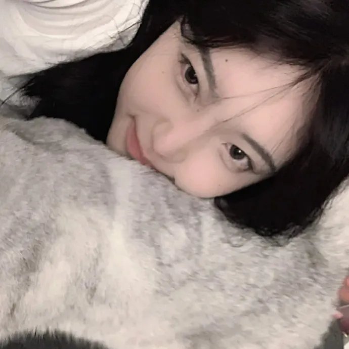 隐婚后，她成了豪门萌宝的亲妈